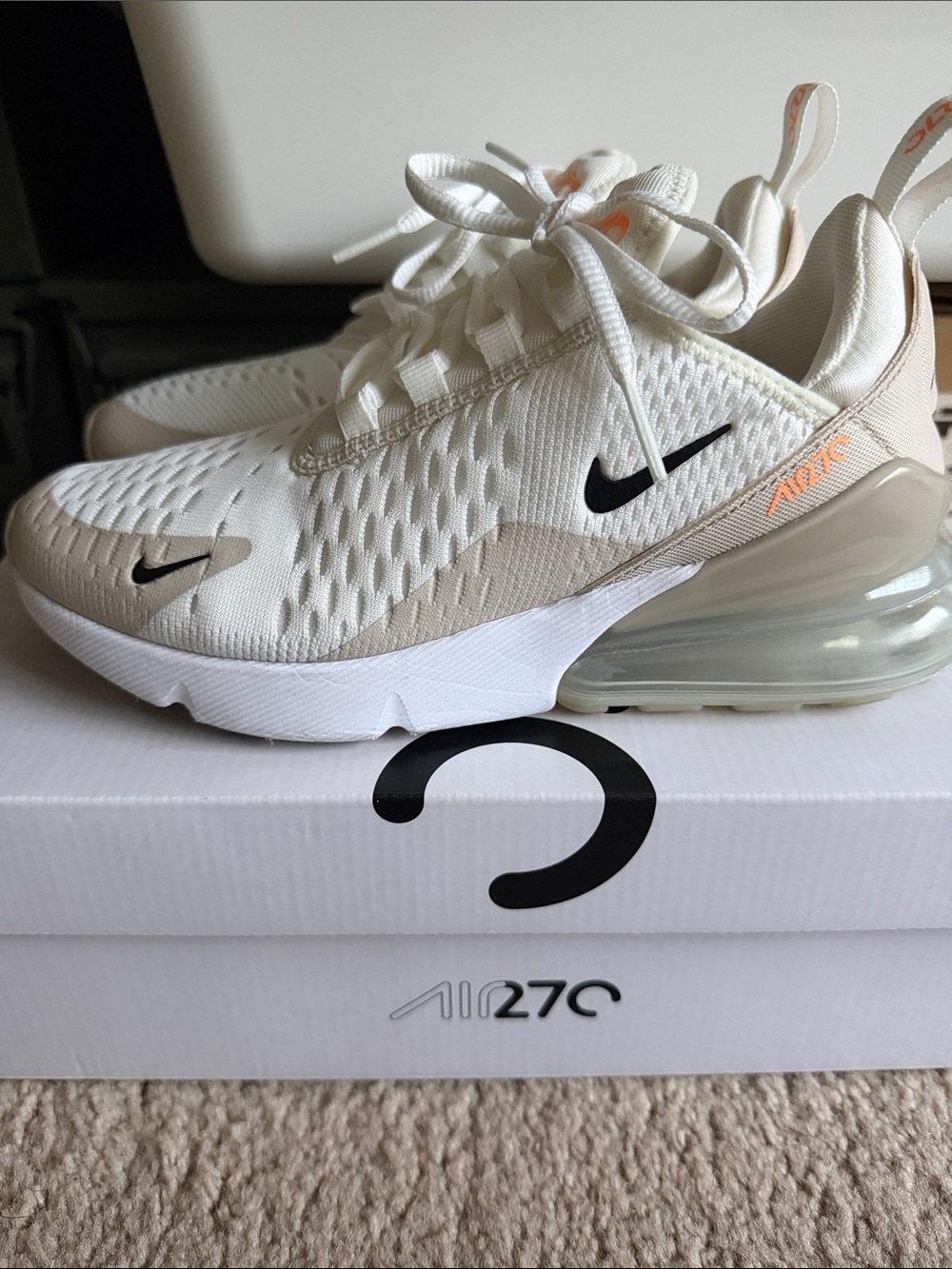 Nike- W Air Max 270